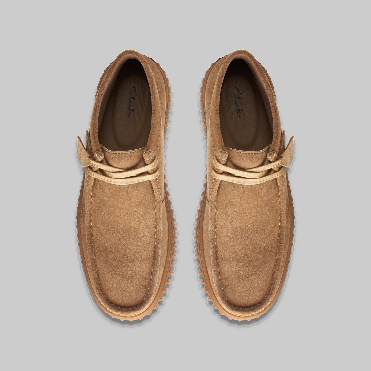Torhill Hi Clarks en suède sable foncé, vue de dessus