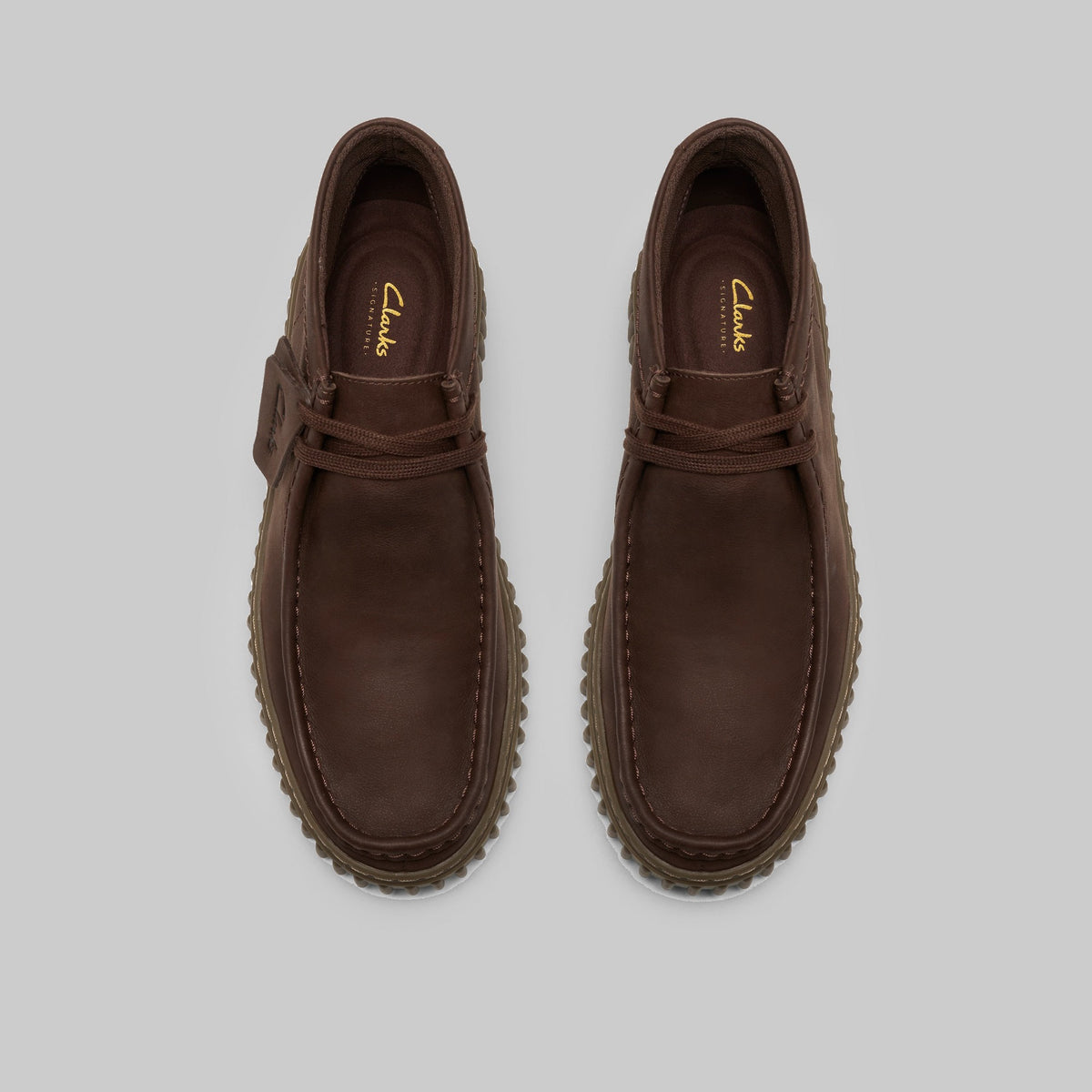 Torhill Hi Clarks en cuir marron foncé, vue de dessus