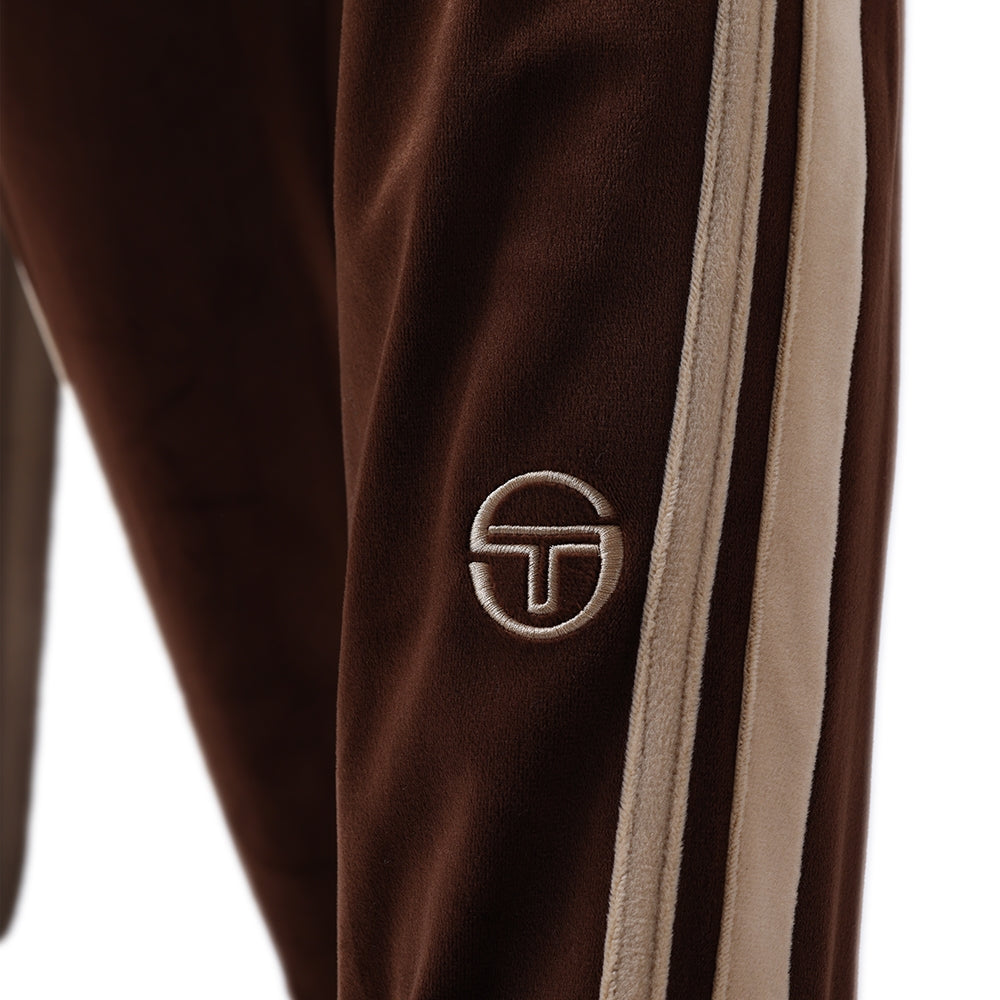 Pantalon de survêtement Damarindo 025 en velours Sergio Tacchini marron, détail du velours