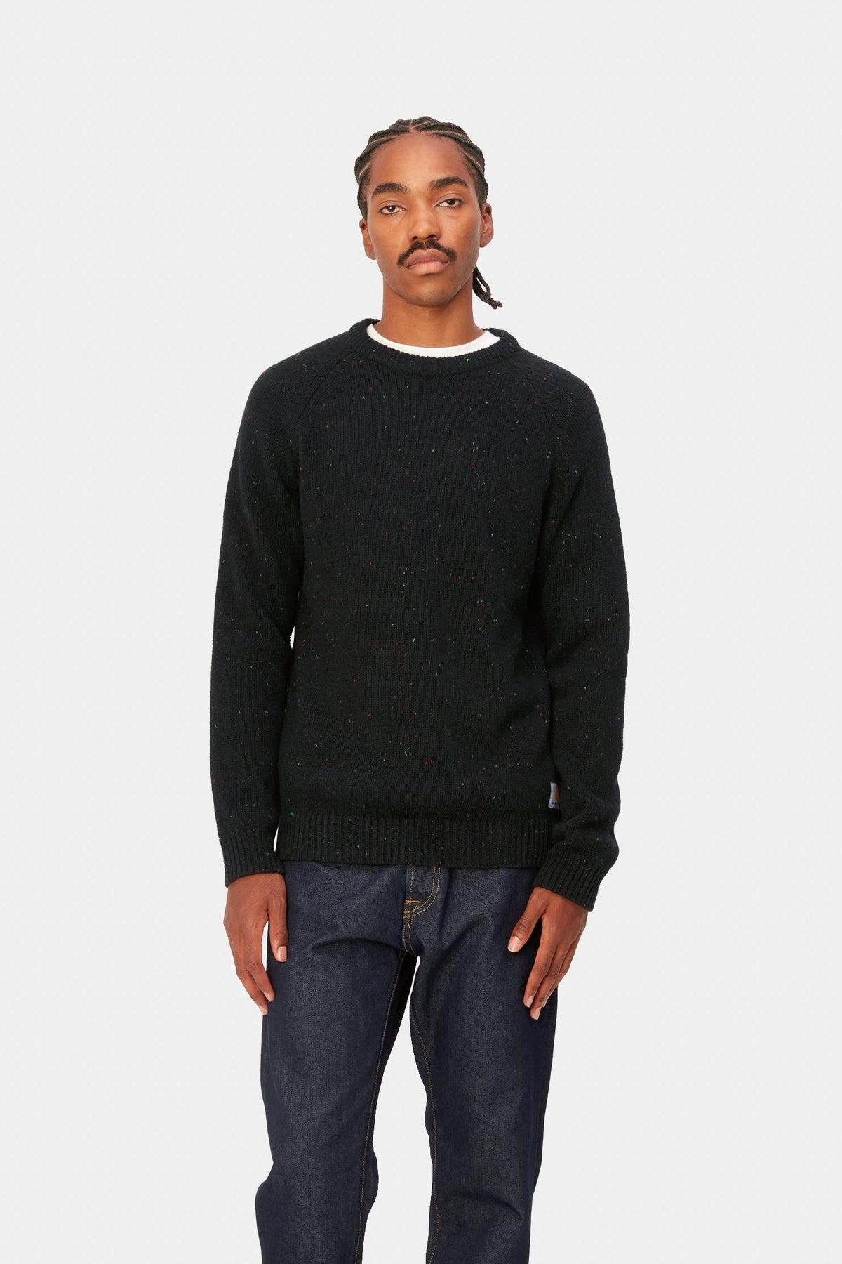 Pull Carhartt WIP Anglistic noir moucheté porté