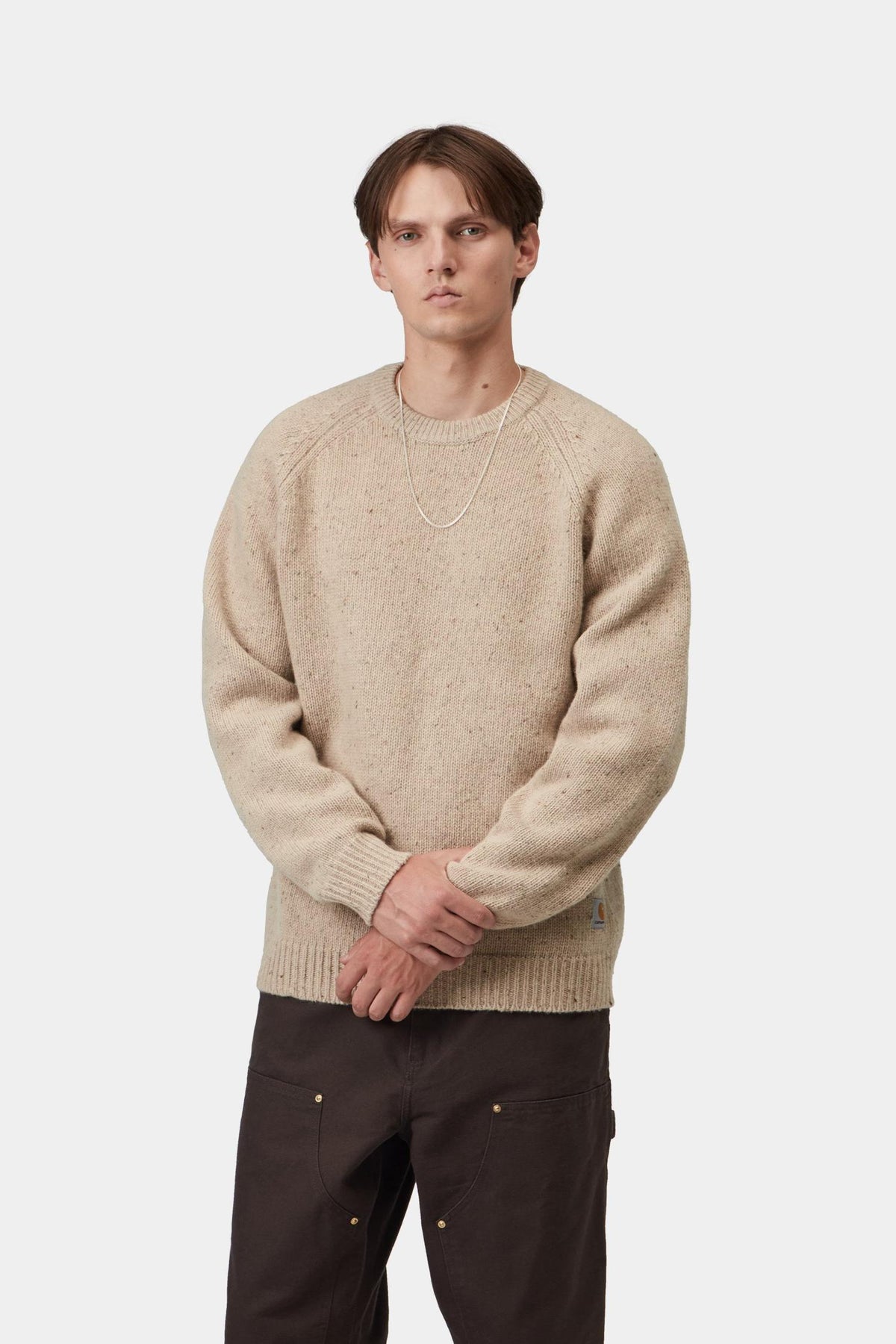 Pull Carhartt WIP Anglistic beige moucheté porté