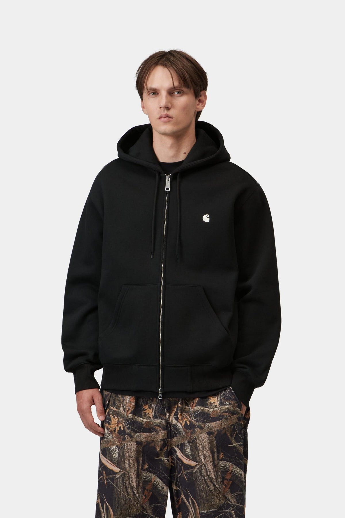 Sweat zippé à capuche Carhartt WIP Mack noir porté