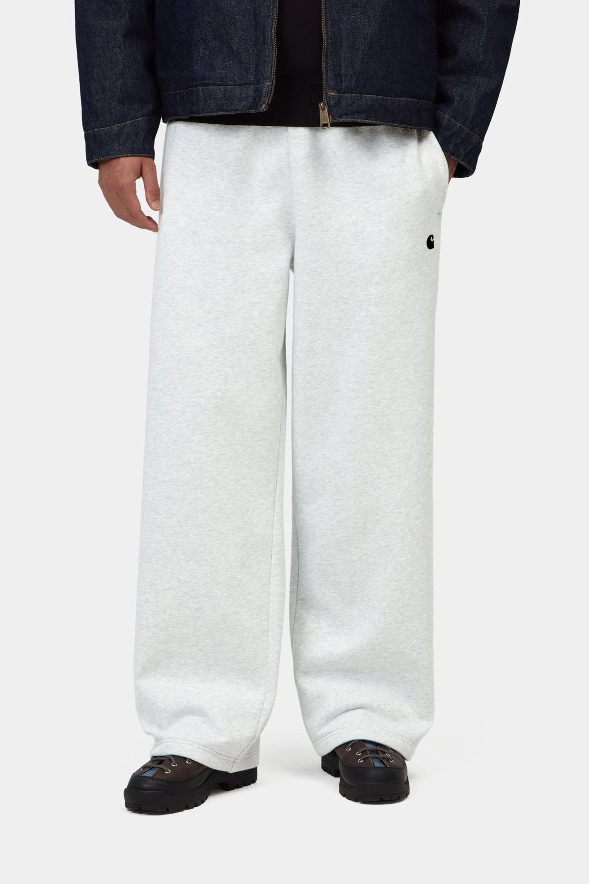 Pantalon de jogging Carhartt WIP Mack gris porté