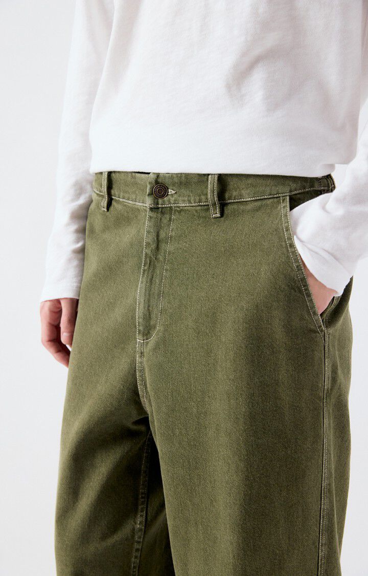 Jean droit American Vintage Uzatown kaki, porté