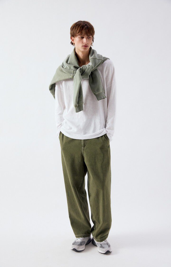 Jean droit American Vintage Uzatown kaki, porté