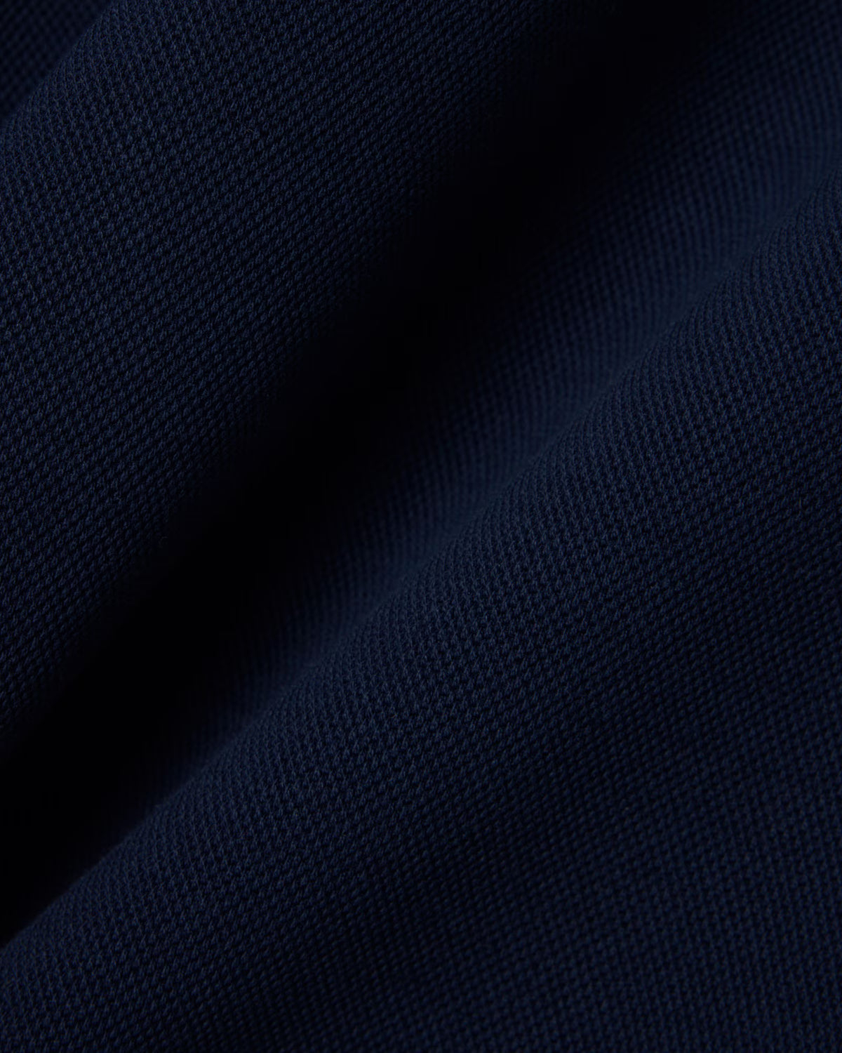 Sweatshirt col polo en piqué de coton Lacoste marine, détail de la maille piquée