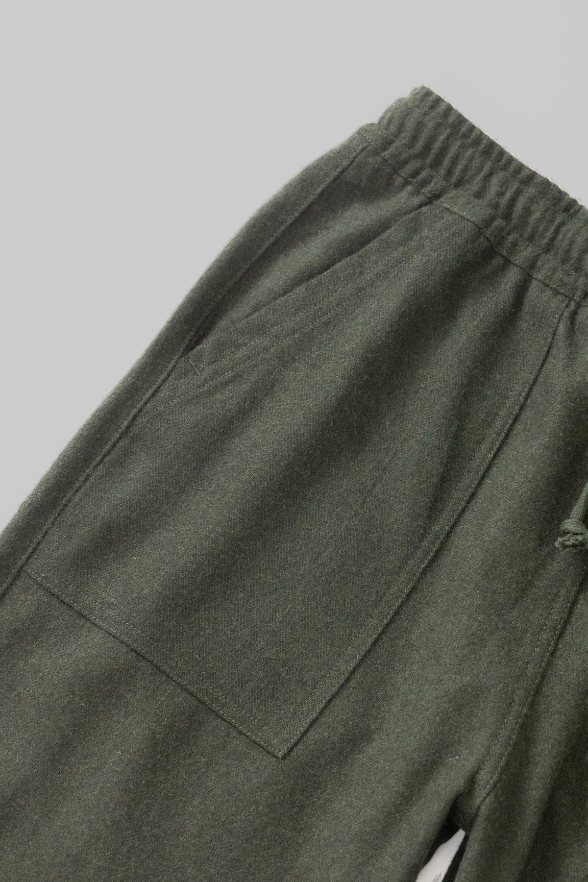 Flannel Chef Pants Service Works vert forêt, détail de la taille élastiquée