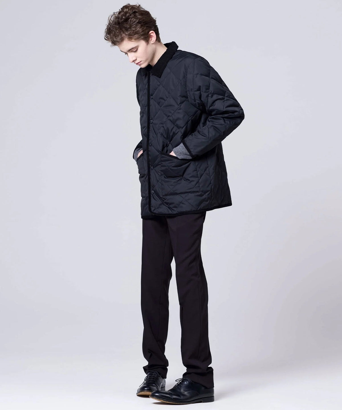Piping Collar Down Cardigan Taion noir porté