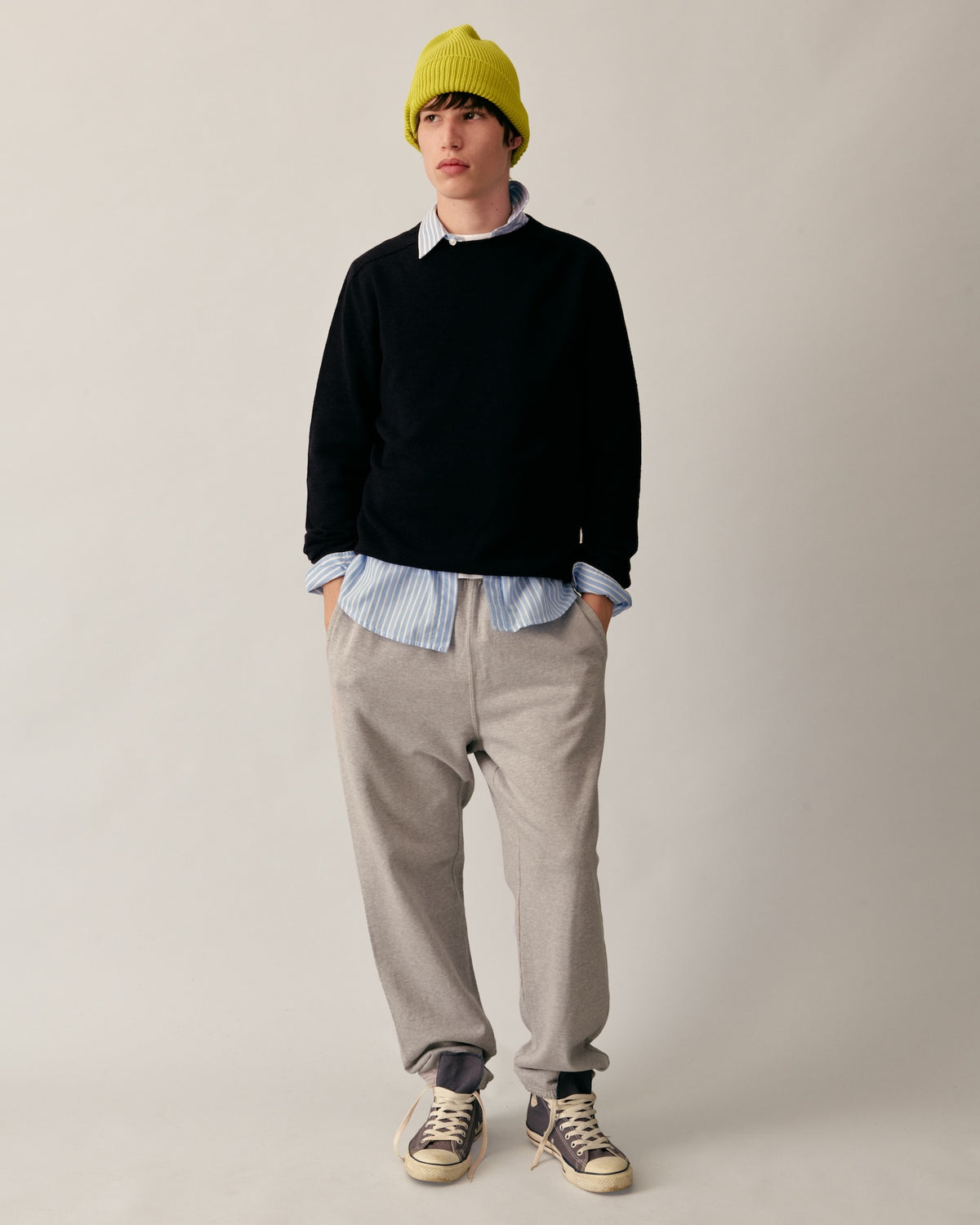 Pull Aris col rond noir porte avec bonnet Ara Nitto Knitwear